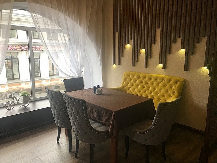 Диван отдыха «Каприз» и стулья «Венеция»